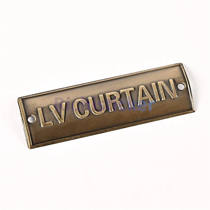 zinc alloy labels (3)